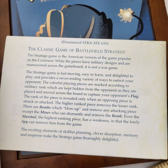 Stratego 2005 Vintage Game Collection Exclusive Shelf Wooden Box - Picture 4 of 9